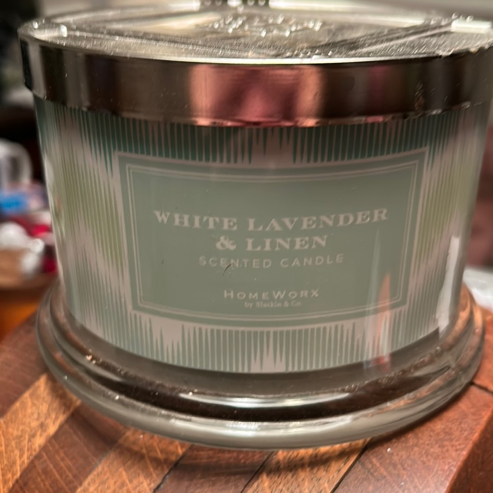 White Lavender & Linen 4-wick candle